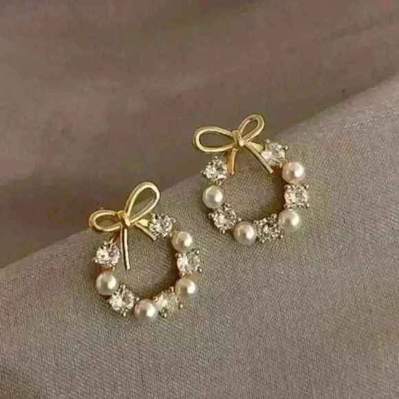 Gold Bow and Pearl Wreath Earrings - Picture 1 of 4